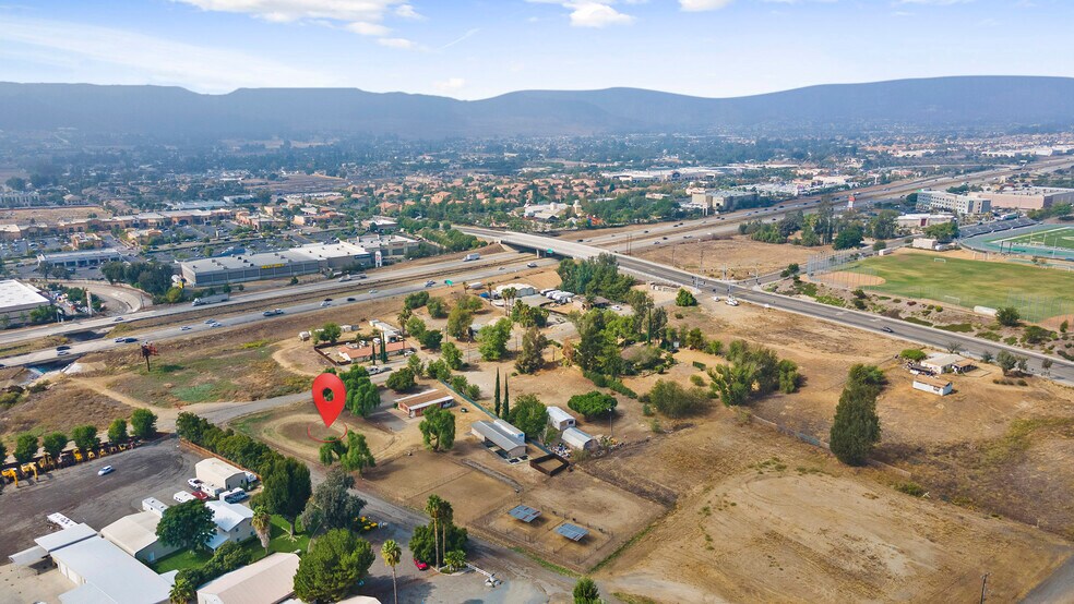 Primary Photo Of 25110 Monroe Ave, Murrieta Veterinarian Kennel For Sale