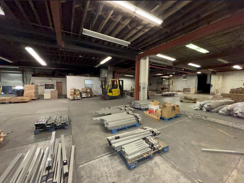 More Photos Of 450 Austin Pl, Bronx Warehouse For Lease