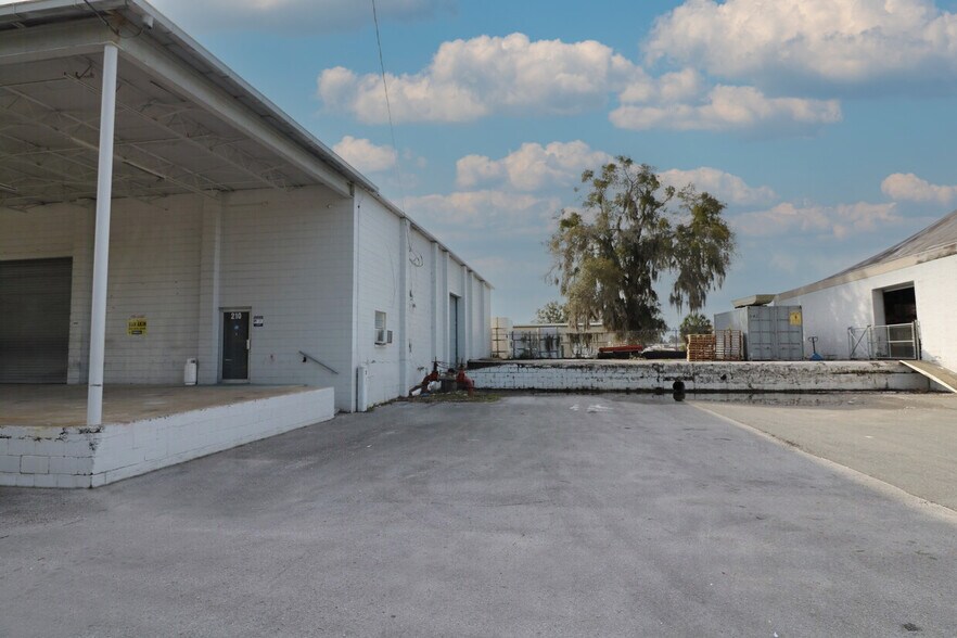 More Photos Of 210 NW 13th St, Ocala Warehouse For Lease