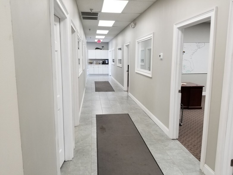 More Photos Of 1400 Pierside St, North Charleston Flex For Lease