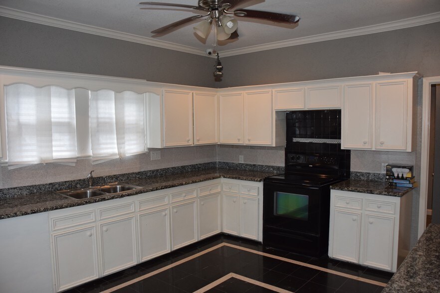 More Photos Of 2424 Southmore Blvd, Houston Medical For Lease