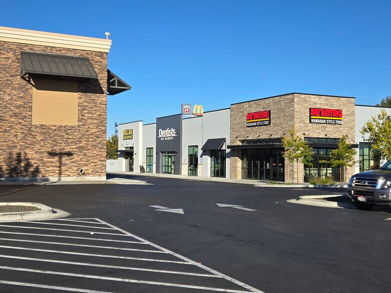More Photos Of 1255 N Happy Valley Rd, Nampa Restaurant For Sale