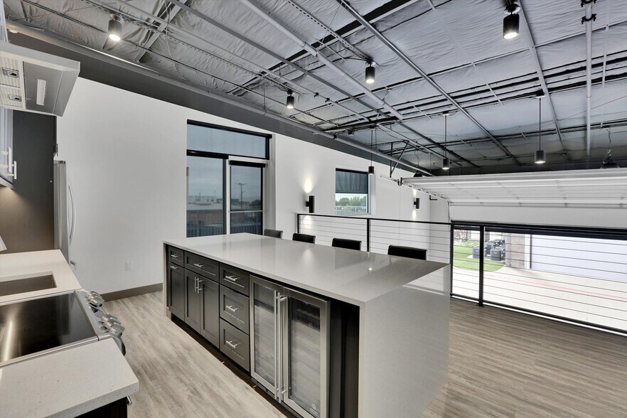 More Photos Of 6767 All Stars Ave, Frisco Showroom For Sale