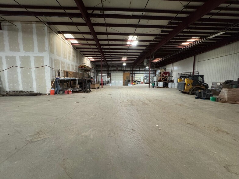 More Photos Of 1811 N Topping Ave, Kansas City Warehouse For Sale