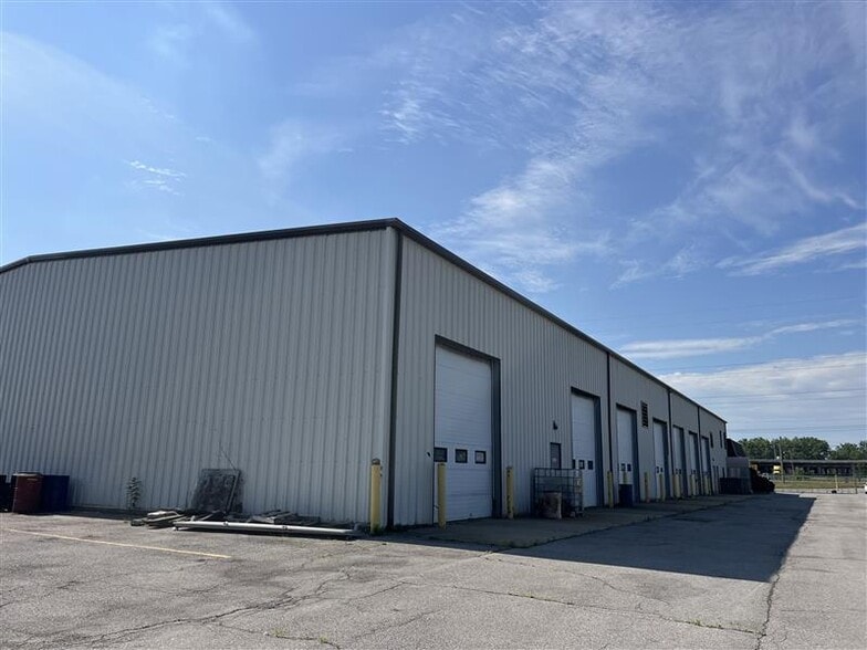 More Photos Of 75 Ransier Dr, Buffalo Truck Terminal For Sale