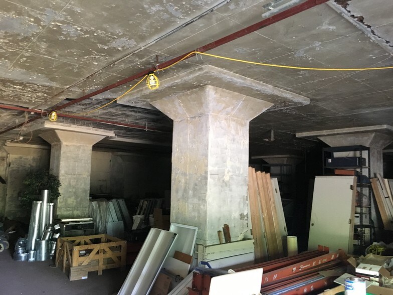 More Photos Of 900-910 Front St NE, Salem Warehouse For Sale