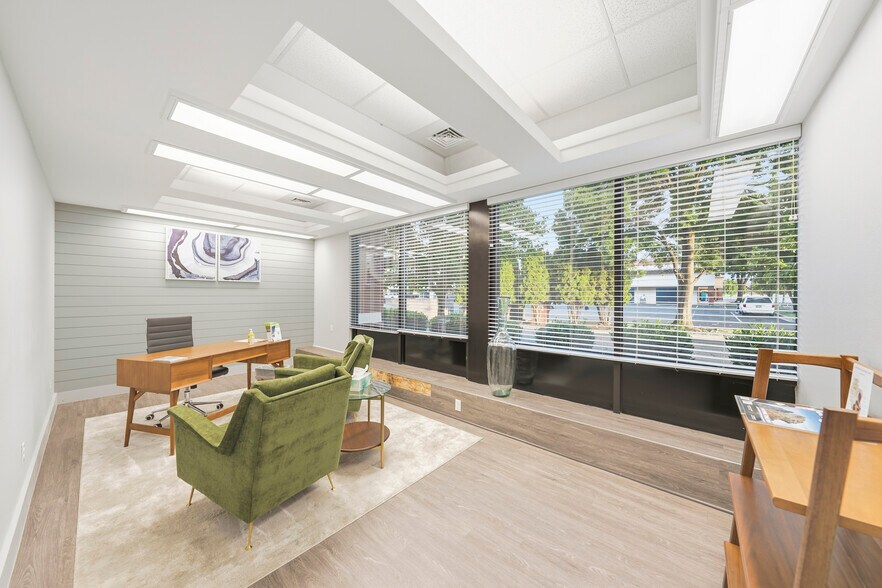 More Photos Of 1205-1350 Plaza Blvd, Central Point Freestanding For Lease