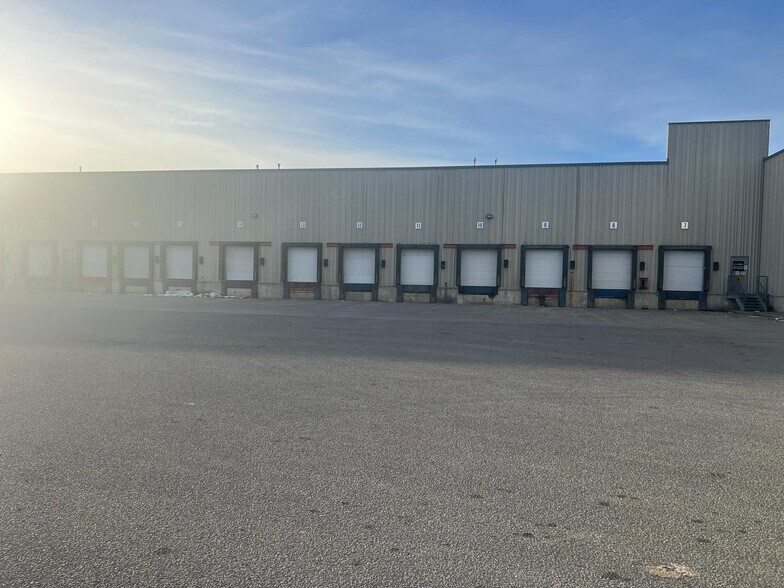 More Photos Of 5610-5800 44 St SE, Calgary Industrial For Sale