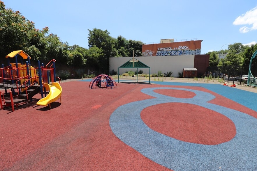 More Photos Of 272 Moffat St, Brooklyn Specialty For Sale