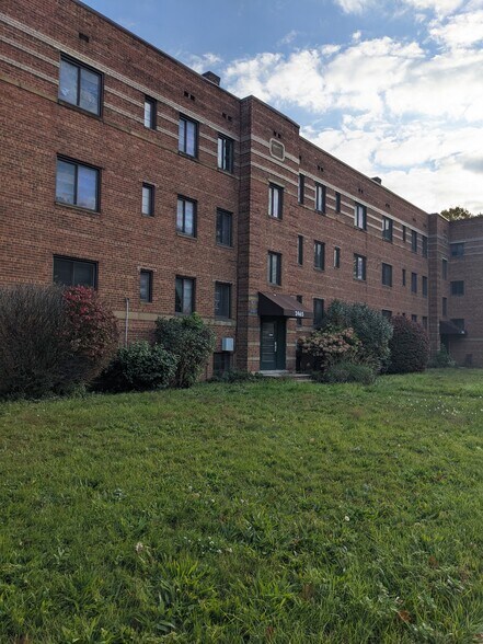 Primary Photo Of 2461 Noble Rd, Cleveland Heights Apartments For Sale