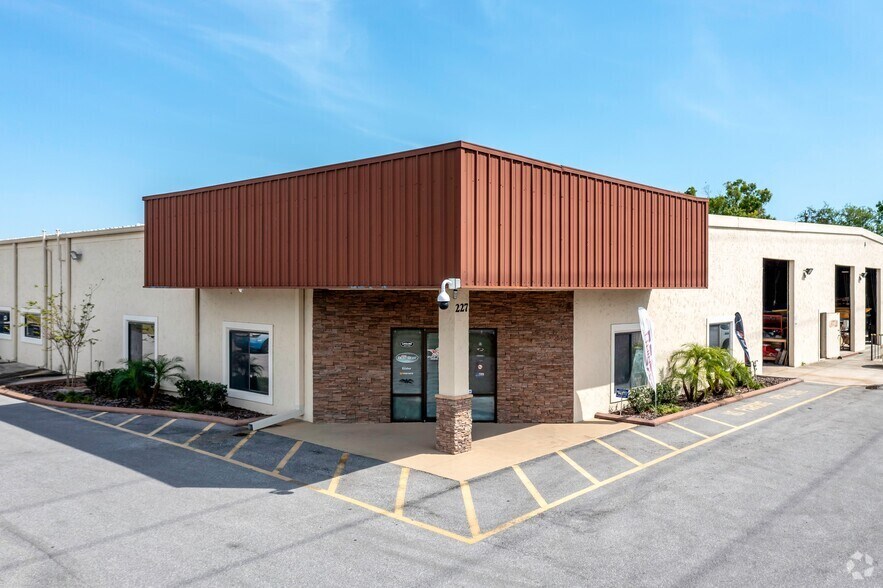 More Photos Of 227 Power Ct, Sanford Light Distribution For Lease