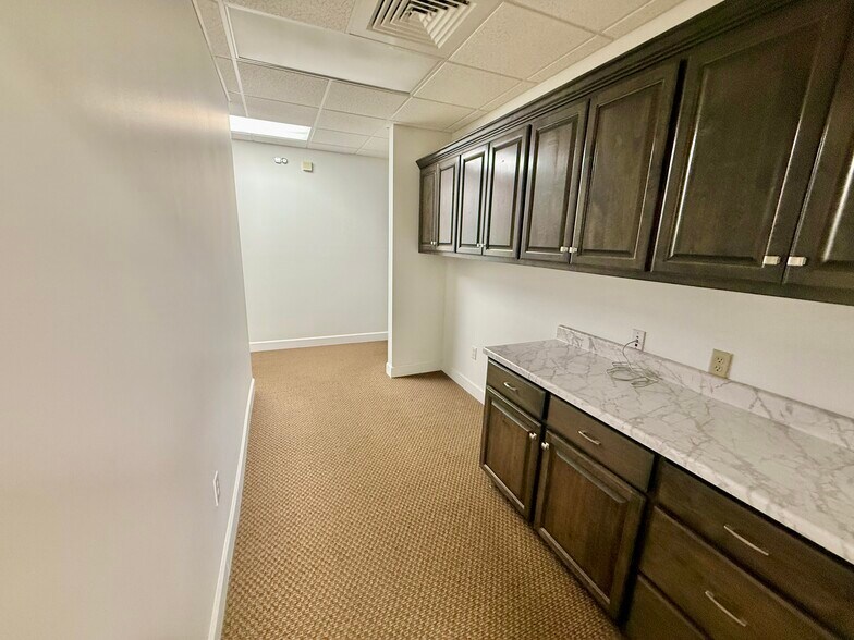 More Photos Of 113 Adris Pl, Dothan Office For Lease