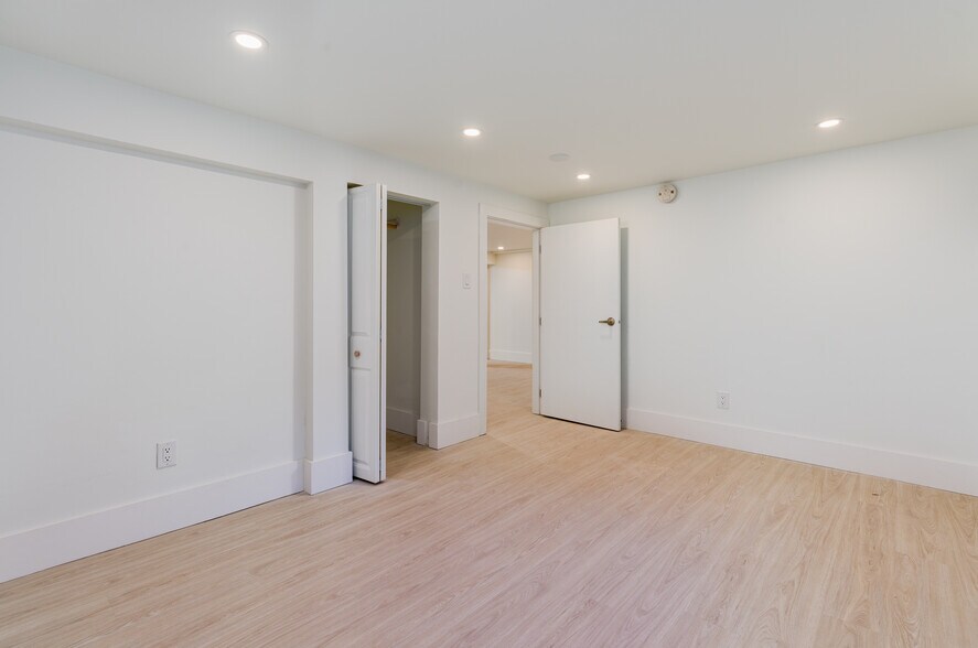 More Photos Of 9452 Fletcher St, Chilliwack Apartments For Sale