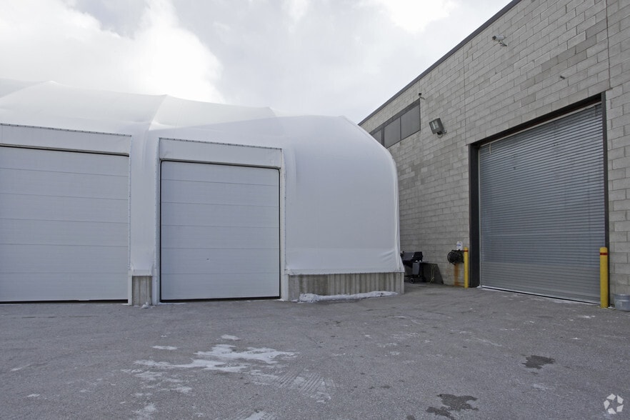 More Photos Of 21 Cardico Dr, Whitchurch-Stouffville Warehouse For Lease