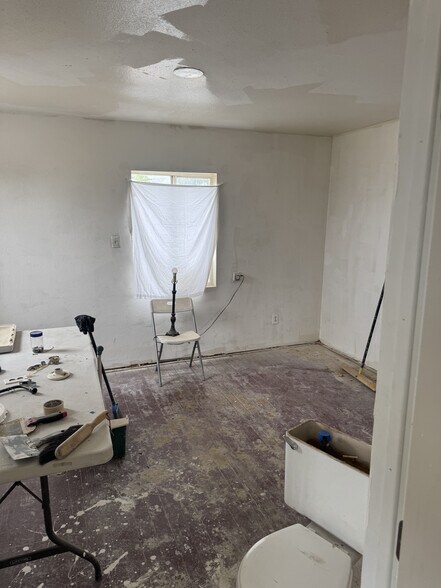 More Photos Of 38652 9th St E, Palmdale Apartments For Sale