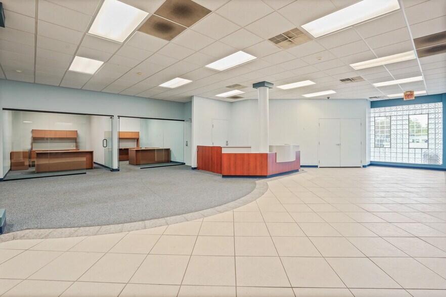 More Photos Of 4000 E Broad St, Whitehall Convenience Store For Sale