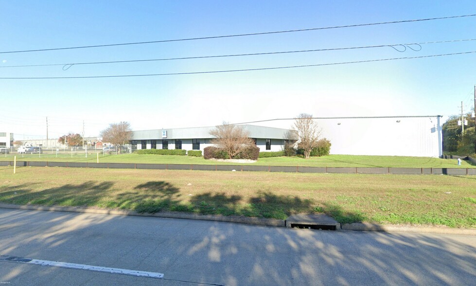 More Photos Of 11300 Windfern Rd, Houston Warehouse For Lease