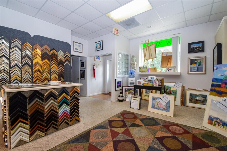 More Photos Of 3203 Brambleton Ave, Roanoke Freestanding For Sale