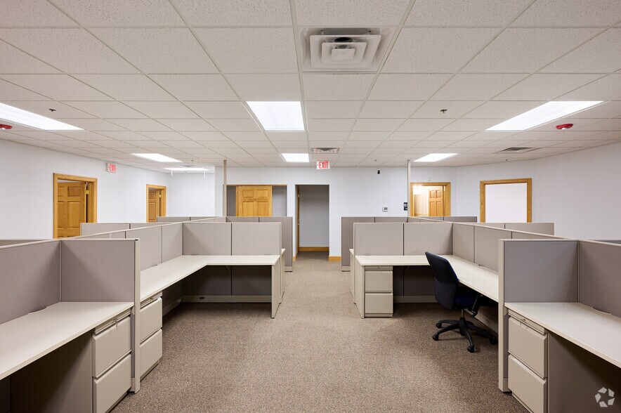 More Photos Of 95 Canal Landing Blvd, Rochester Medical For Lease