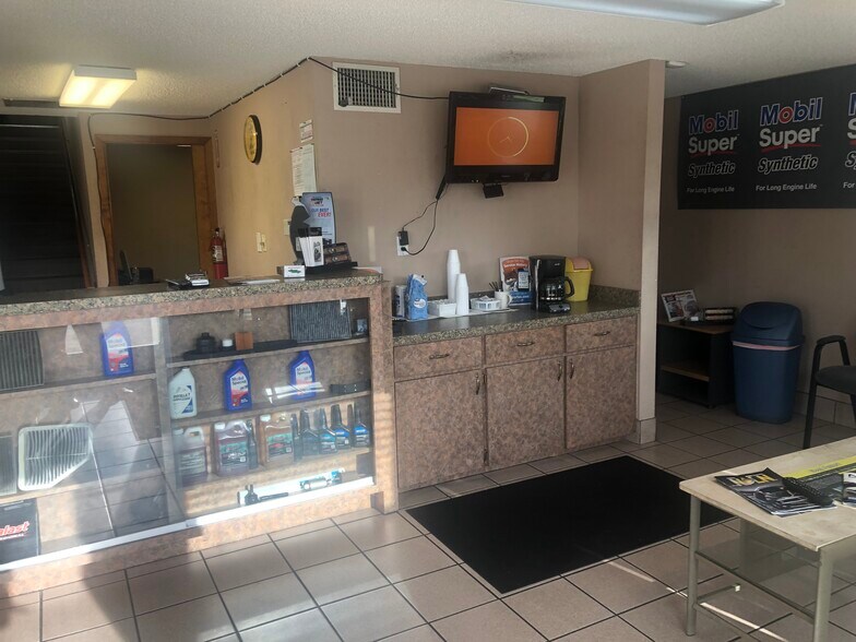 More Photos Of 12250 S Gessner Dr, Houston Auto Repair For Sale
