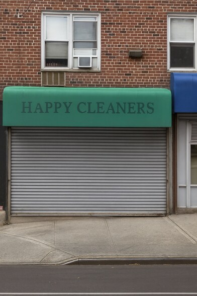 Primary Photo Of 8515 Whitney Ave, Elmhurst Apartments For Lease