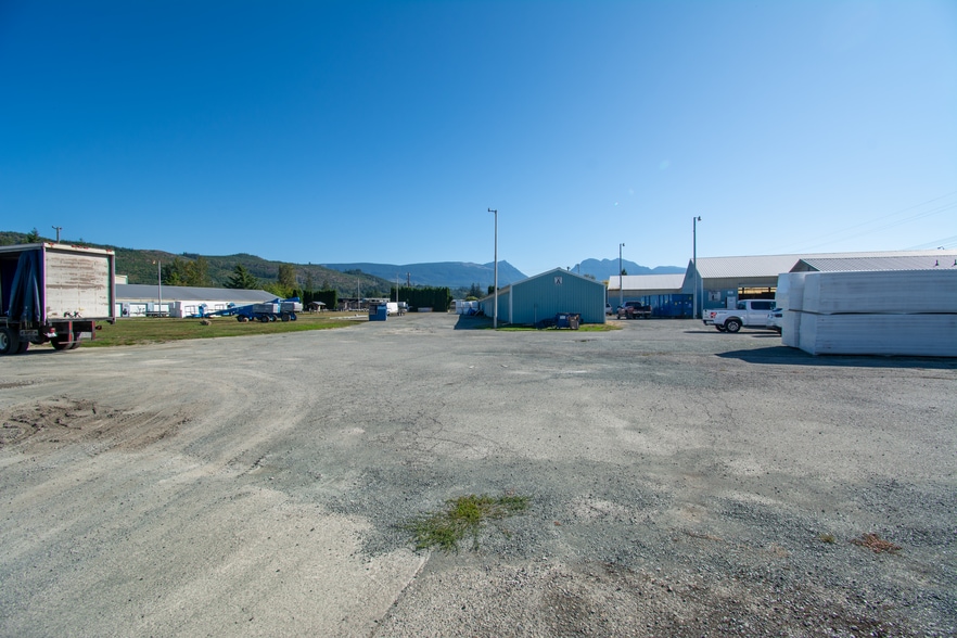More Photos Of 33809 State Route 2, Sultan Warehouse For Lease