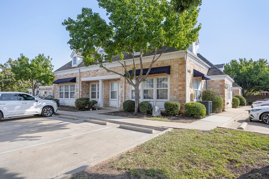 More Photos Of 5445 Basswood Blvd, Fort Worth Medical For Lease