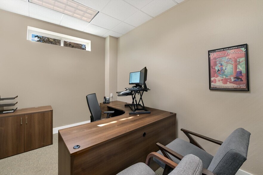More Photos Of 1107 Ranch Road 620 S, Lakeway Office For Lease