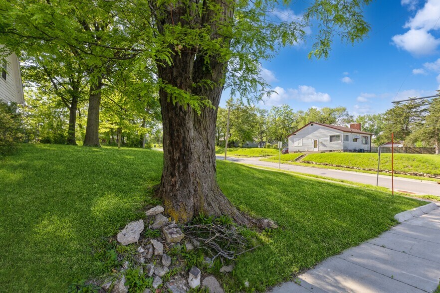 More Photos Of 1220 3rd Street, Des Moines Land For Sale