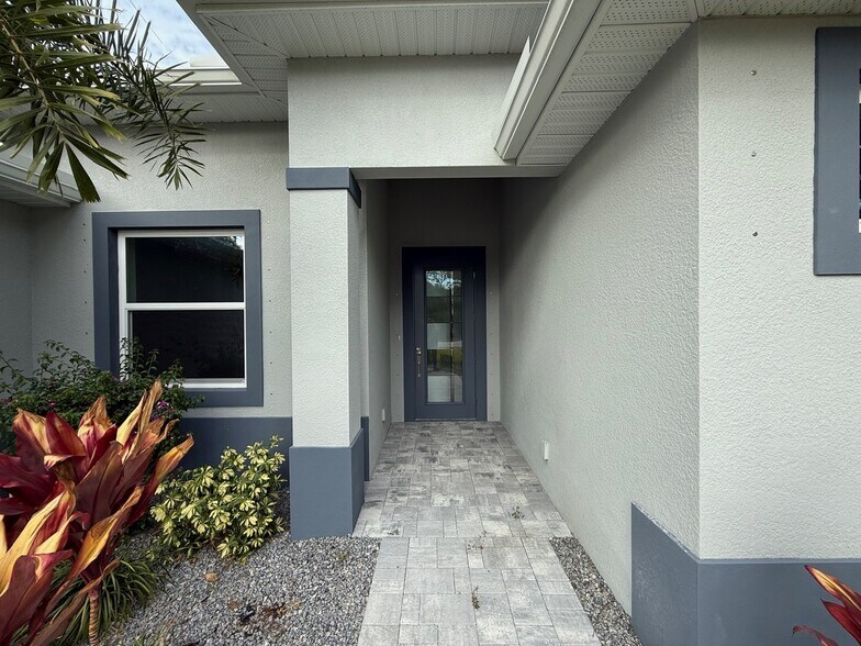 More Photos Of 14422 Chamberlain Blvd, Port Charlotte Multifamily For Sale