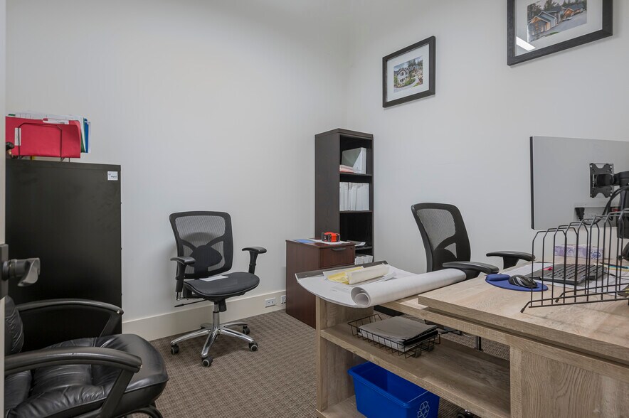 More Photos Of 6039 196 St, Surrey Showroom For Sale