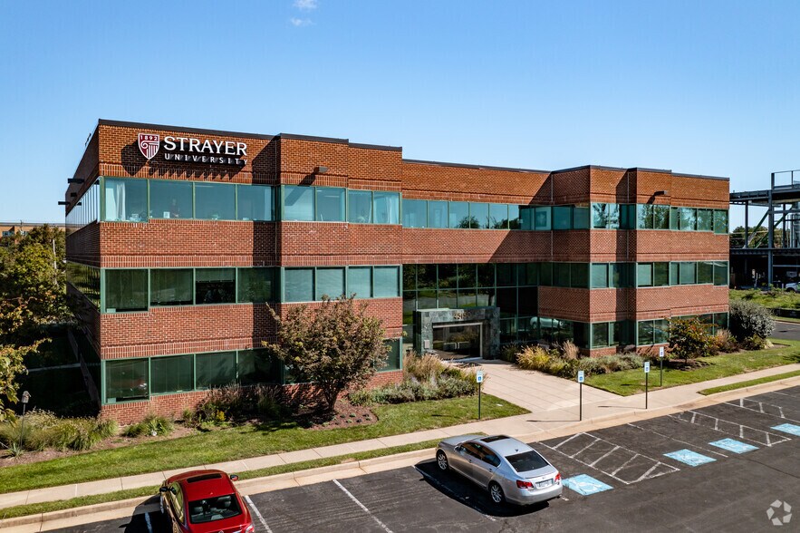 More Photos Of 45150 Russell Branch Pky, Ashburn Office For Lease