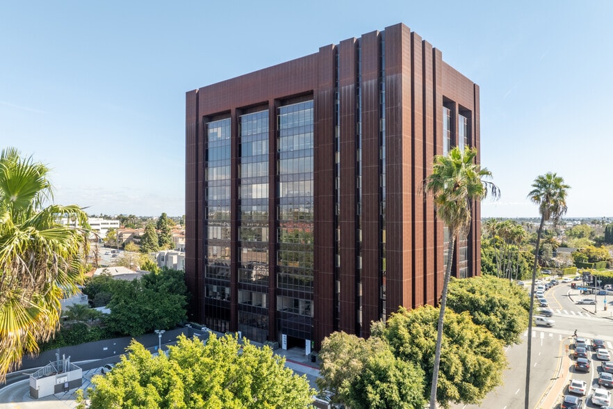 More Photos Of 4929 Wilshire Blvd, Los Angeles Office For Lease