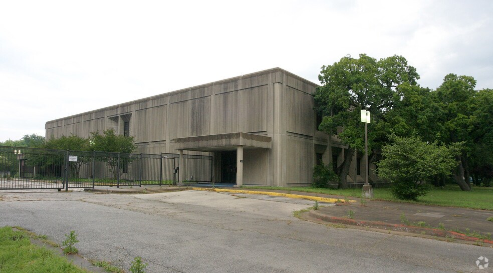 Primary Photo Of 1446 Conner Dr, Dallas Religious Facility For Sale