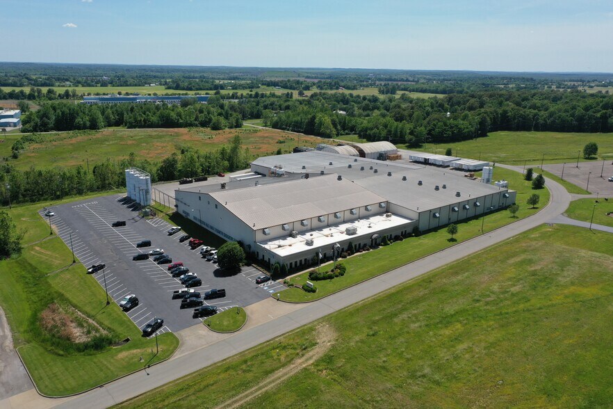More Photos Of 850 Industrial Rd, Madisonville Manufacturing For Lease