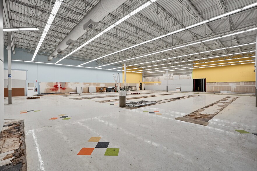 More Photos Of 17158 County Highway J, Chippewa Falls Supermarket For Lease