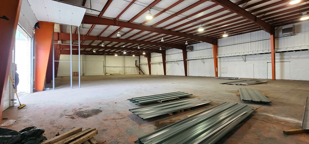 More Photos Of 1900 Liberty St, Mount Pleasant Manufacturing For Lease