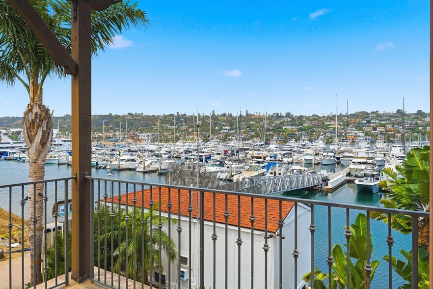 More Photos Of 1551 Shelter Island Dr, San Diego Hotel For Lease