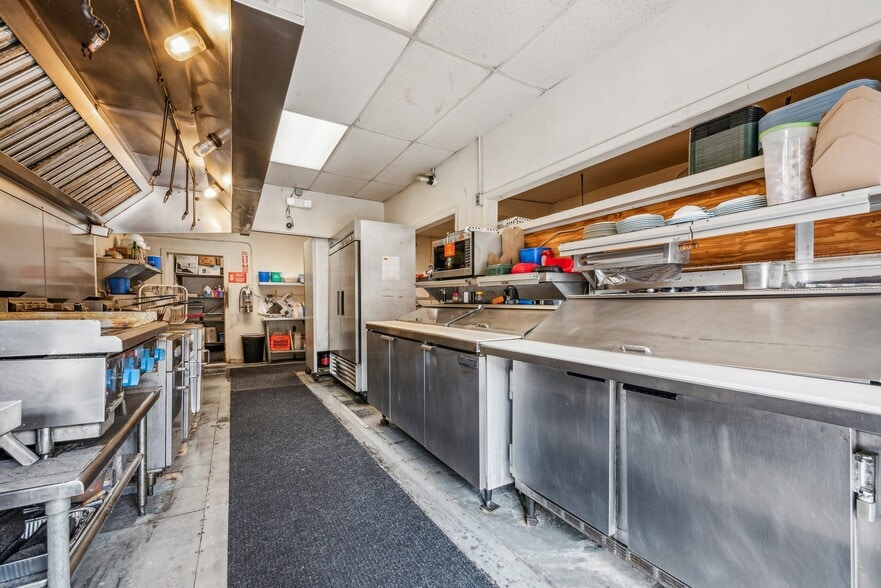 More Photos Of 615 Ligonier St, Latrobe Restaurant For Sale