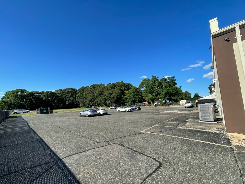 More Photos Of 1787-1797 Middle Country Rd, Centereach Storefront For Lease