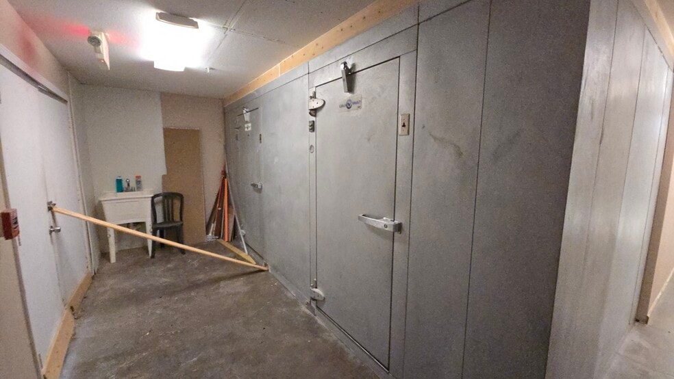 More Photos Of 3315 Fm 523 Rd, Oyster Creek Shelter For Sale