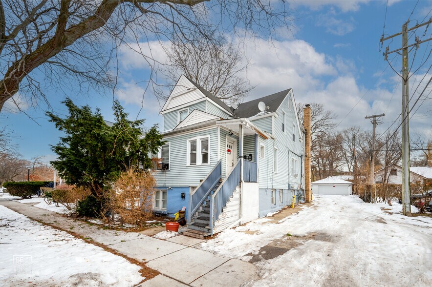 More Photos Of 2043 Asbury Ave, Evanston Apartments For Sale