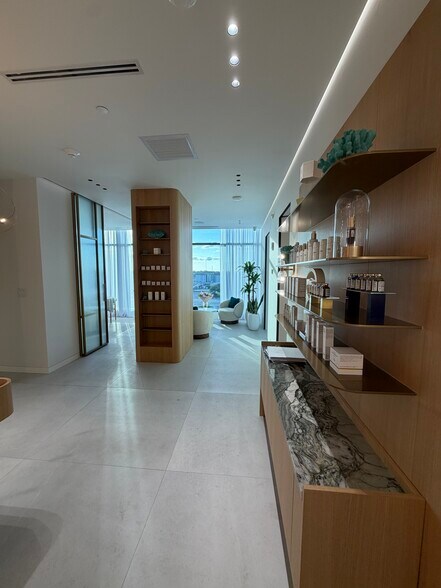 More Photos Of 800 N Federal Hwy, Hallandale Beach Office For Sale