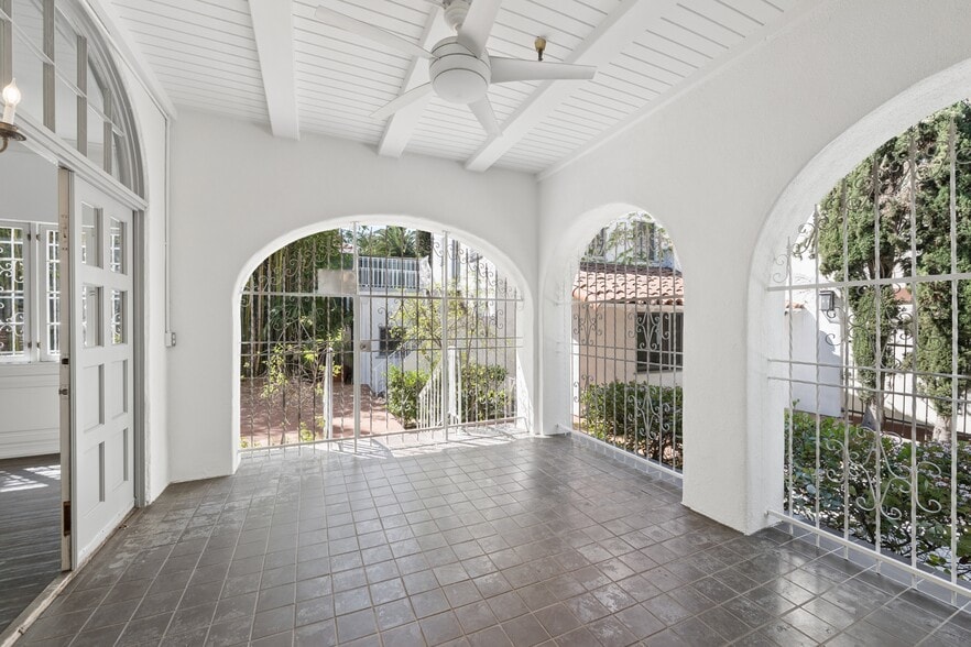 More Photos Of 4526 Wilshire Blvd, Los Angeles Office Residential For Sale