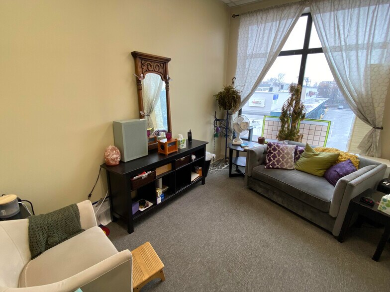 More Photos Of 3111 W Armitage Ave, Chicago Office For Lease