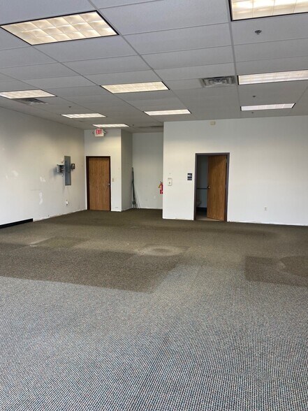 More Photos Of W3165-W3169 Van Roy Rd, Appleton General Retail For Lease