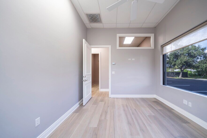 More Photos Of 24551 Production Cir, Bonita Springs Showroom For Lease