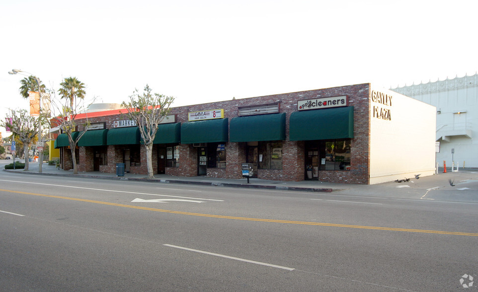 Primary Photo Of 950-966 Gayley Ave, Los Angeles Storefront Retail Office For Lease