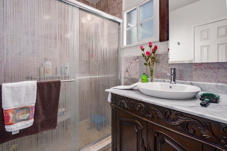 More Photos Of 1428 N Kenmore Ave, Los Angeles Apartments For Sale