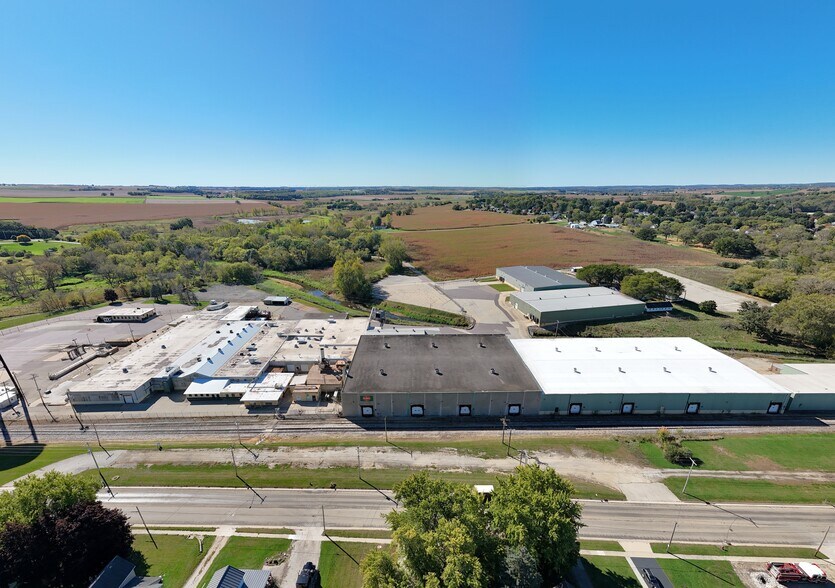 More Photos Of 680 E John St, Markesan Warehouse For Lease